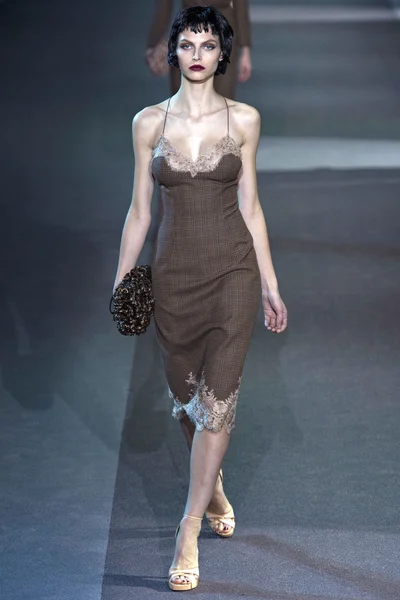 Look 32